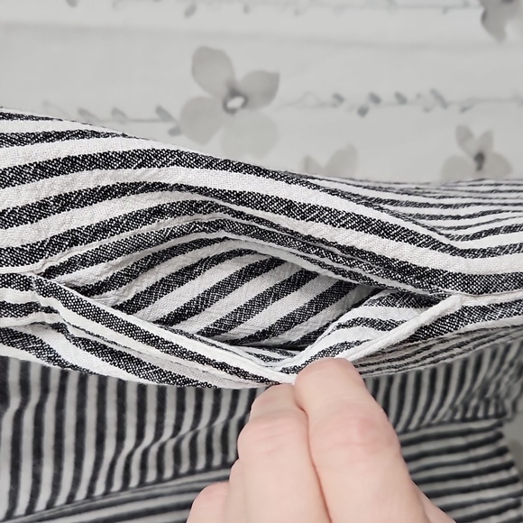 MADEWELL STRIPED-PLAY BUTTON BACK TEE DRESS IN BLACK / WHITE - Picture 7 of 7